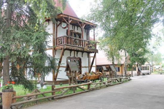 מלון קורוסטן Комплекс Відпочинку "Колиба" מראה חיצוני תמונה